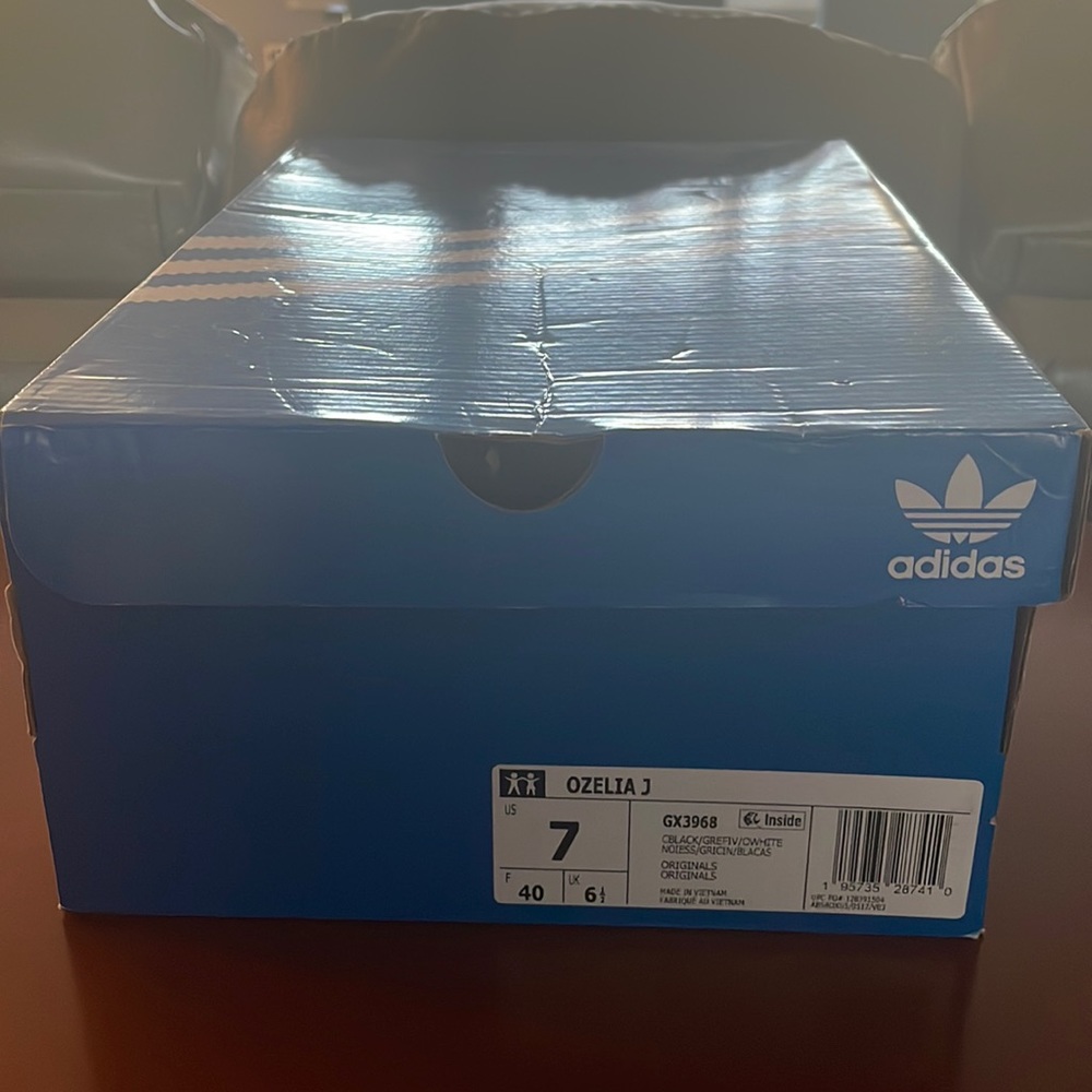 Adidas Ozelia